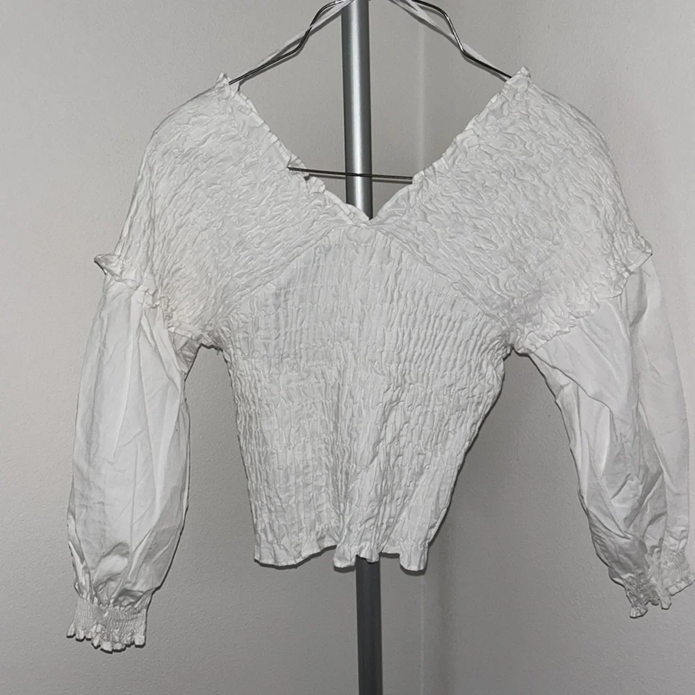 Zara White Top - Picture 2 of 2